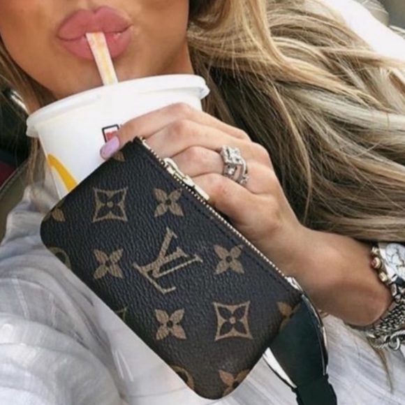 Louis Vuitton Handbags - 🎉HP🎉 💎AUTHENTIC💎 LOUIS VUITTON Key Pouch Cles Pouch Monogram Canvas